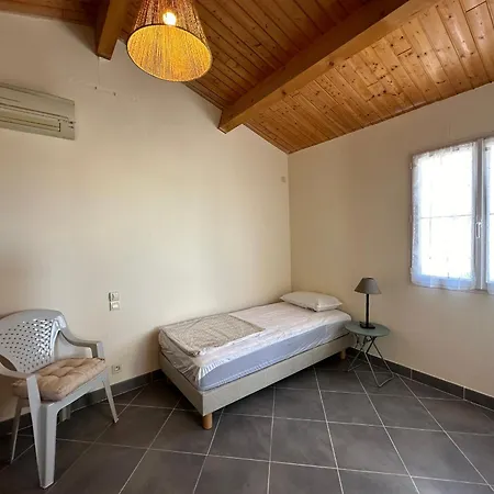 Feriehus Maison Avec Piscine A 300m De La Plage - Tout Confort Pour 4 Personnes - Fr-1-709-79